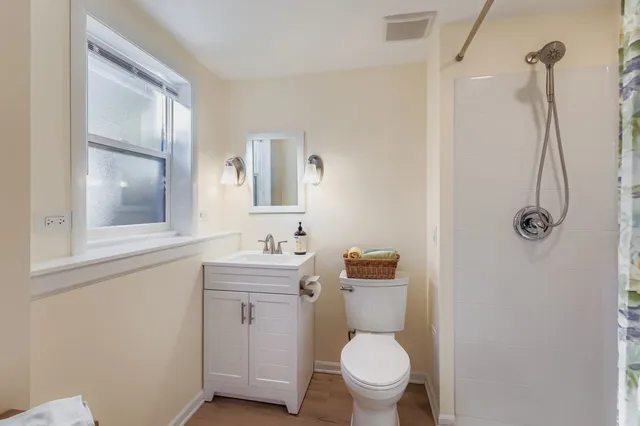 $335,000 | 250 North Fairlawn Avenue, Mundelein, IL 60060