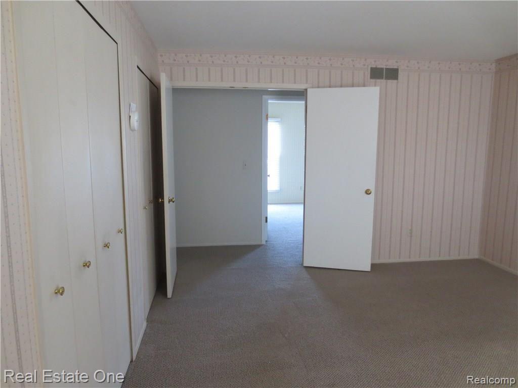 1235 Candlestick Lane, Unit 125 Rochester Hills, MI 48306 - Photo 20 of 31