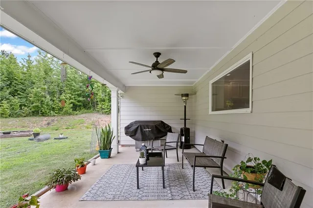 $460,000 | 2241 North 16th Highway, Whitesburg, GA 30185