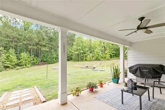 $460,000 | 2241 North 16th Highway, Whitesburg, GA 30185