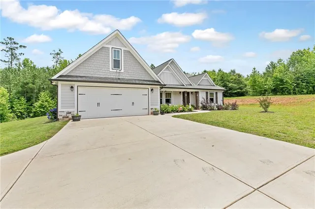 $460,000 | 2241 North 16th Highway, Whitesburg, GA 30185