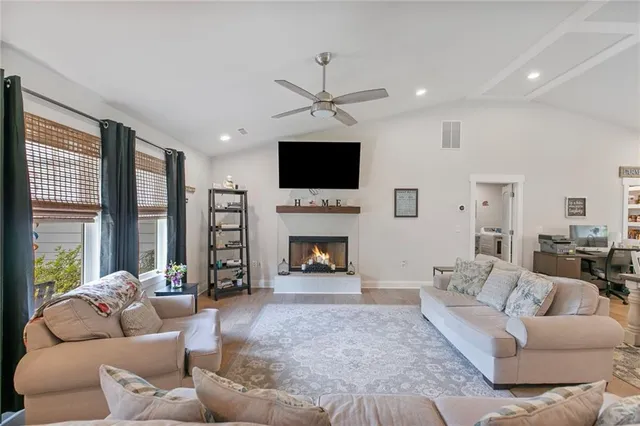 $460,000 | 2241 North 16th Highway, Whitesburg, GA 30185