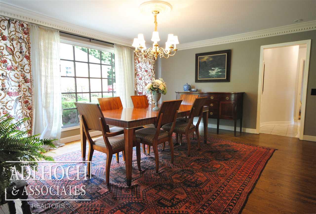 155 Lothrop Road Grosse Pointe, MI 48236 - Photo 10 of 19 31328613-9.JPG