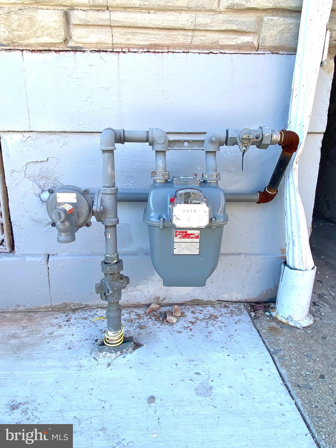 312 Carpenter Street Reading, PA 19602 - Photo 4 of 45