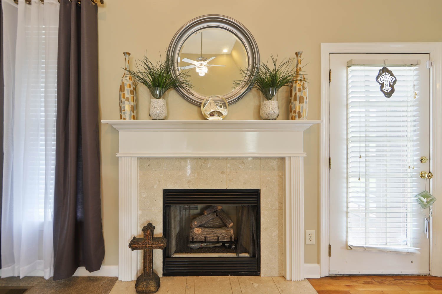 1247 Bates Road Lebanon, TN 37087 - Photo 8 of 43 a living room with a fireplace