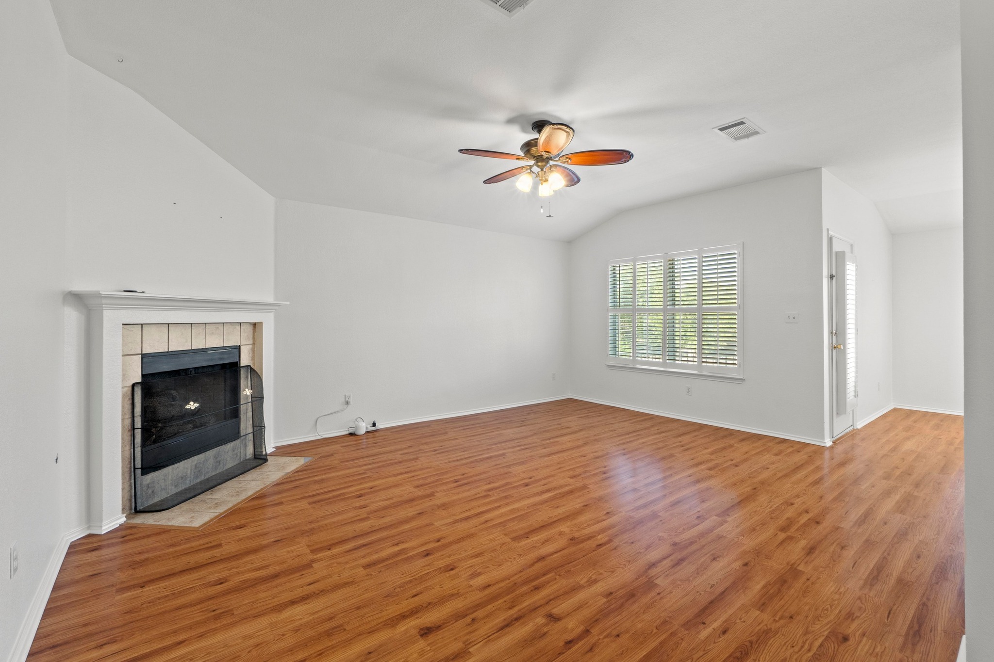 12935 Withers Way Austin, TX 78727 - Photo 4 of 33