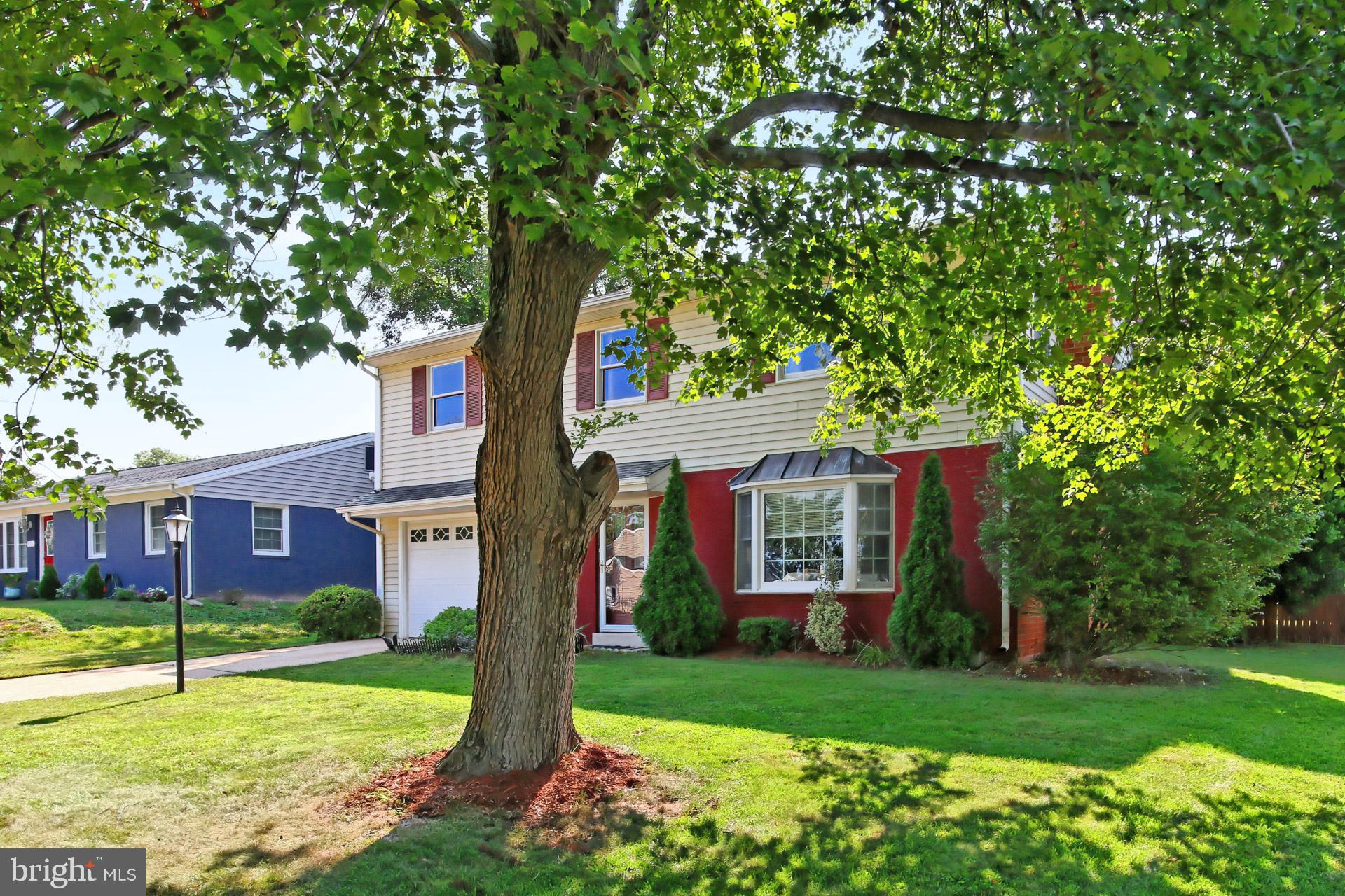 4123 Lees Corner Road Chantilly, VA 20151 - Photo 3 of 47 a front view of a house with garden