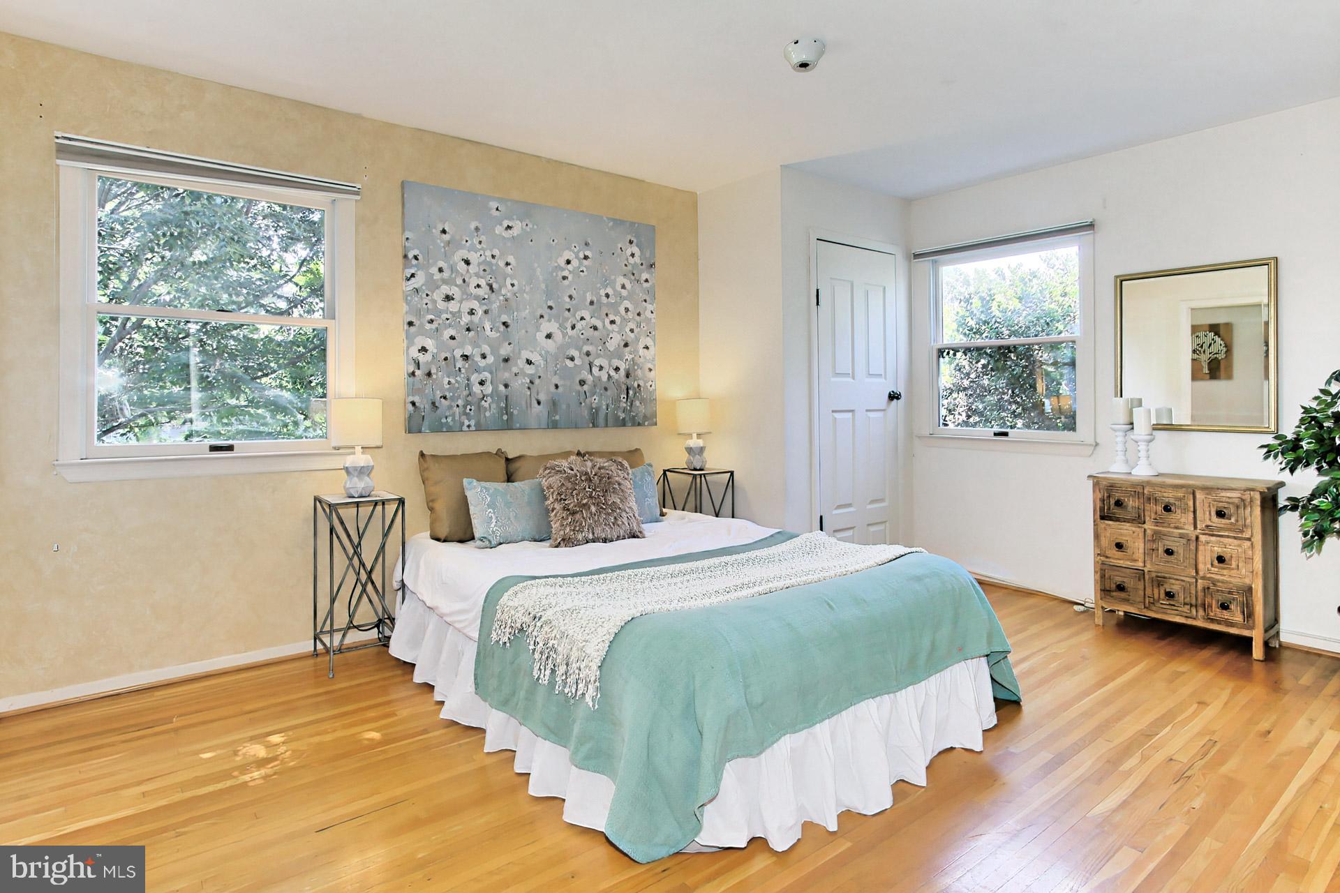 4123 Lees Corner Road Chantilly, VA 20151 - Photo 24 of 47 a bedroom with a bed and a window