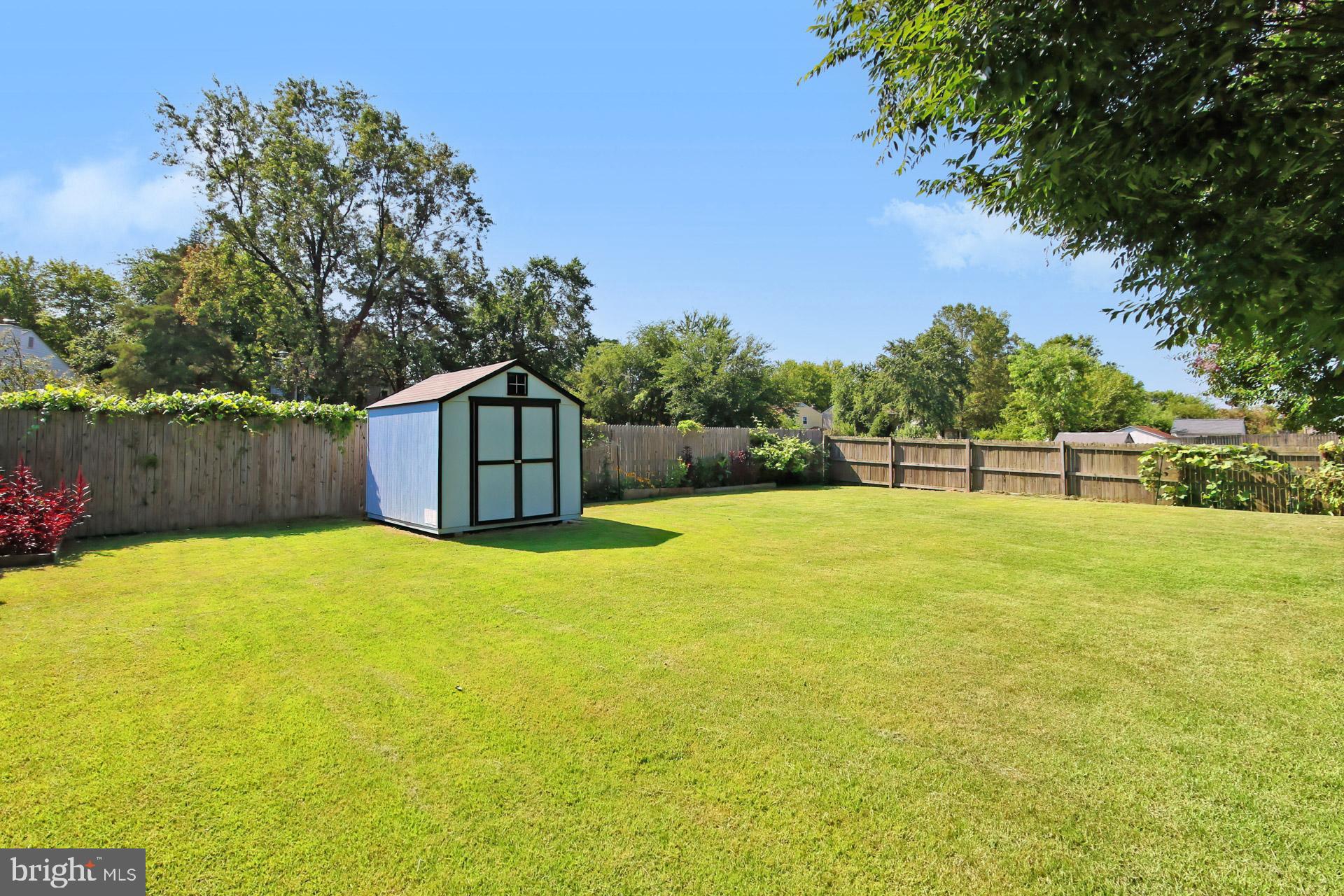 4123 Lees Corner Road Chantilly, VA 20151 - Photo 47 of 47 a house view with swimming pool in front of it