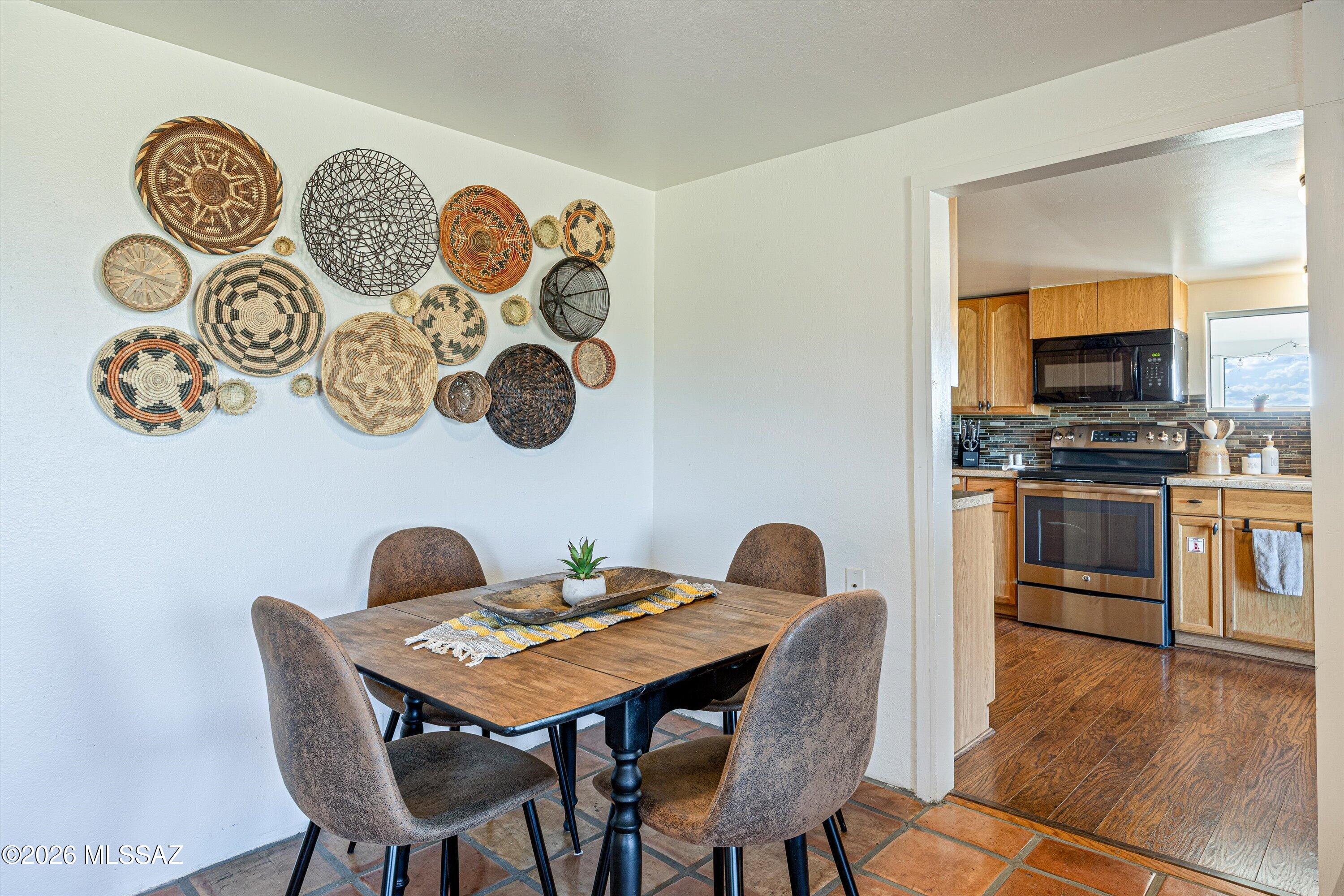 419 Elgin Road Elgin, AZ 85611 - Photo 8 of 33 09-Dining Area