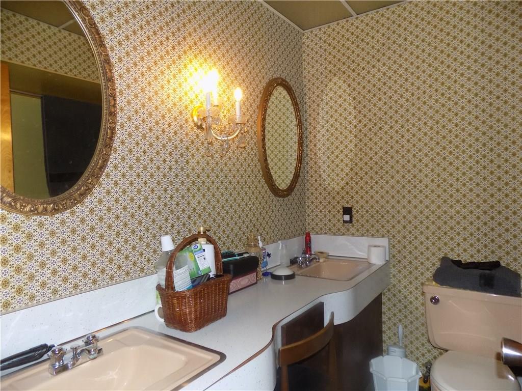 250 Byron Road Pittsburgh, PA 15237 - Photo 11 of 20 1 of 3 Full Baths