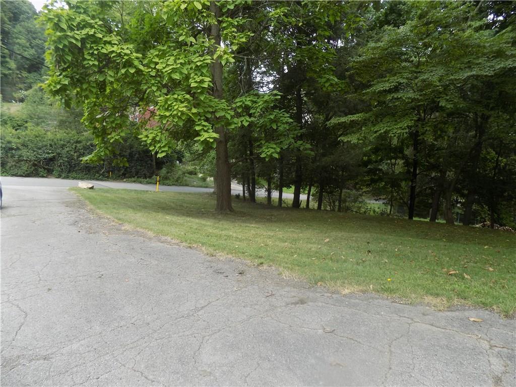 250 Byron Road Pittsburgh, PA 15237 - Photo 18 of 20 House sets back from Road - Large Driveway lots of Space for additional cars