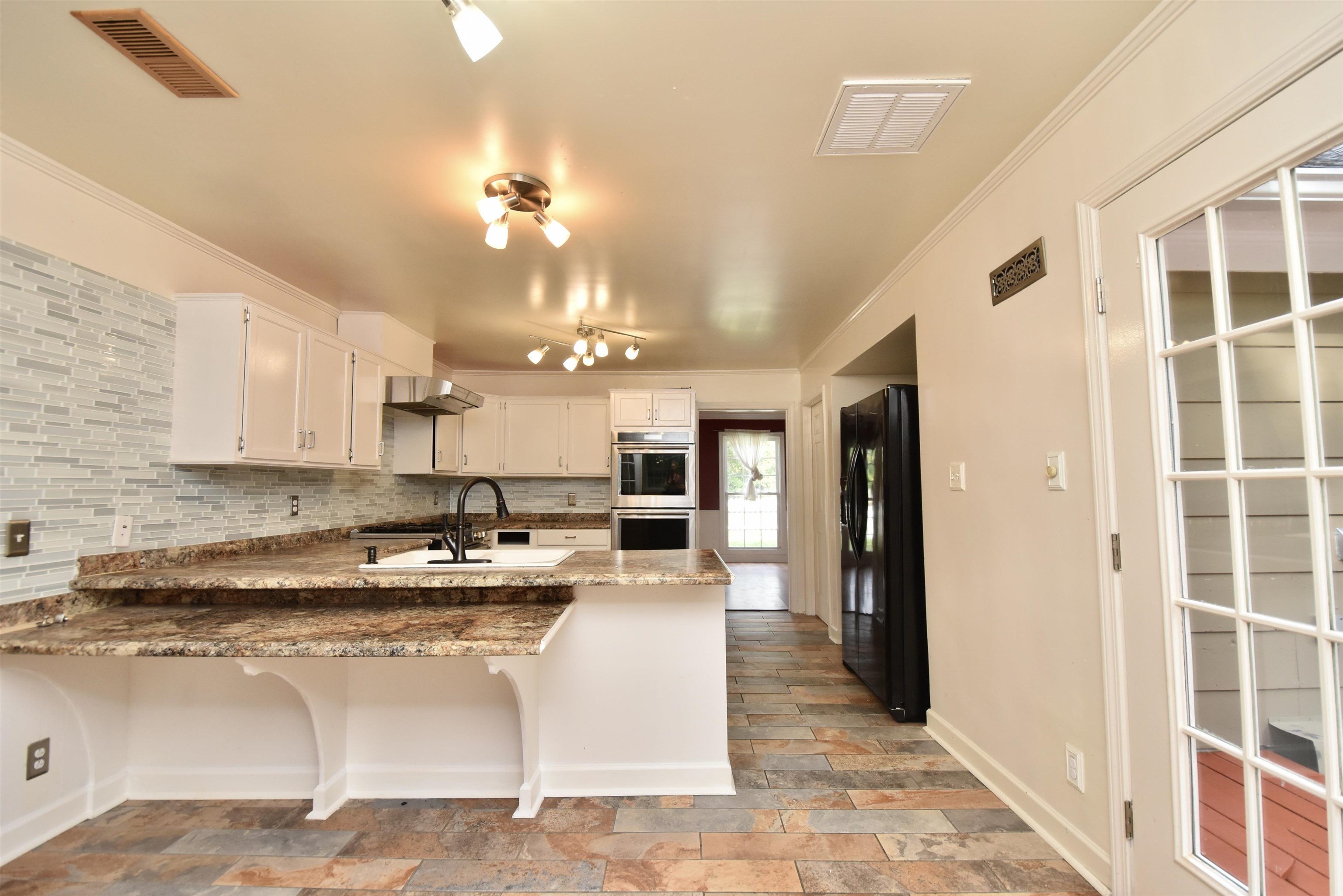 118 Tuckahoe Road Jackson, TN 38305 - Photo 6 of 25 Gallery Image 6