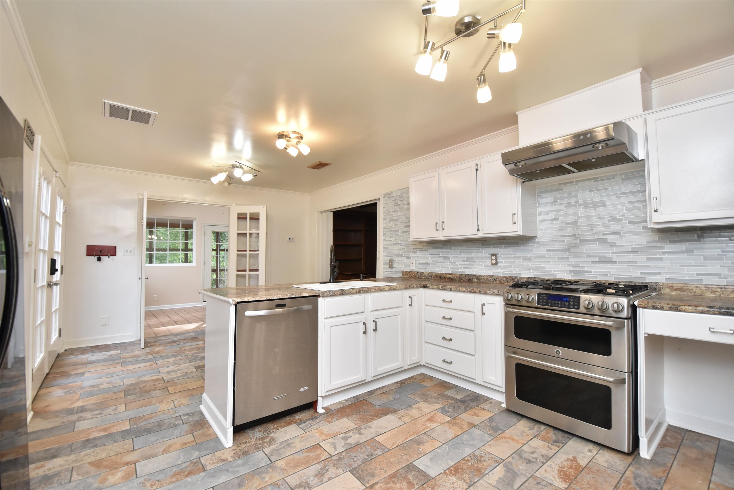 118 Tuckahoe Road Jackson, TN 38305 - Photo 8 of 25 Gallery Image 8