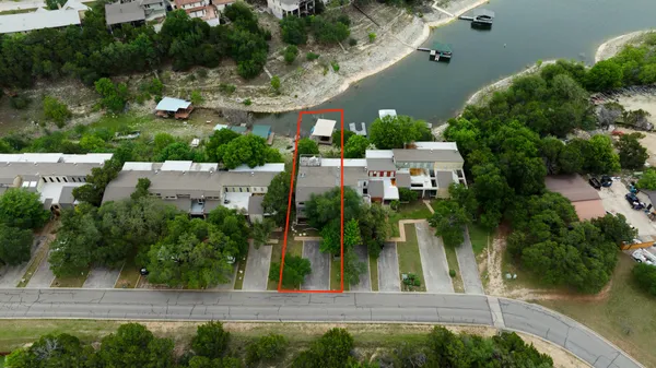 $500,000 | 537 Venture Boulevard South, Point Venture, TX 78645