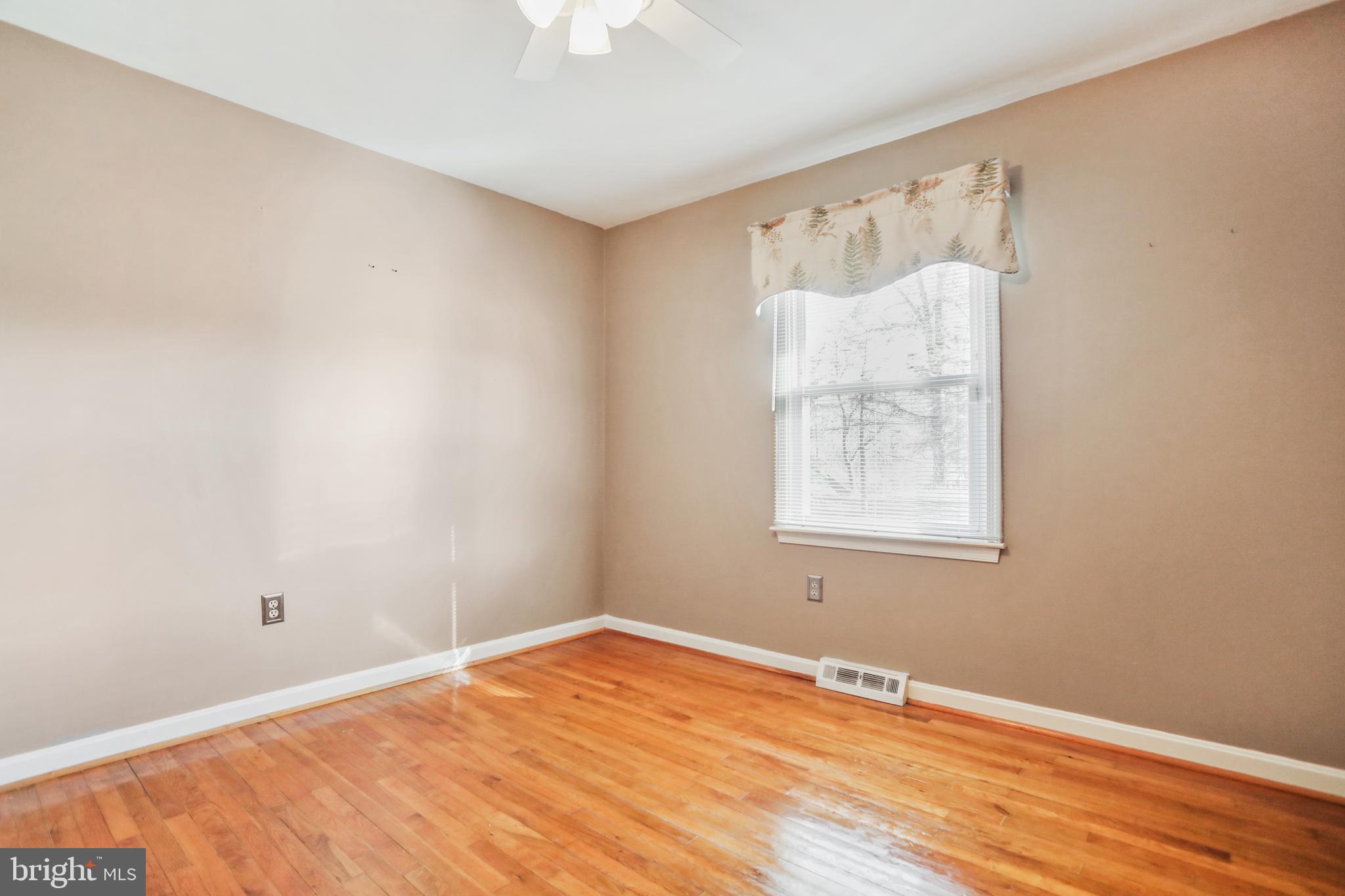 8900 Jones Road Union Bridge, MD 21791 - Photo 21 of 38 Bedroom 3