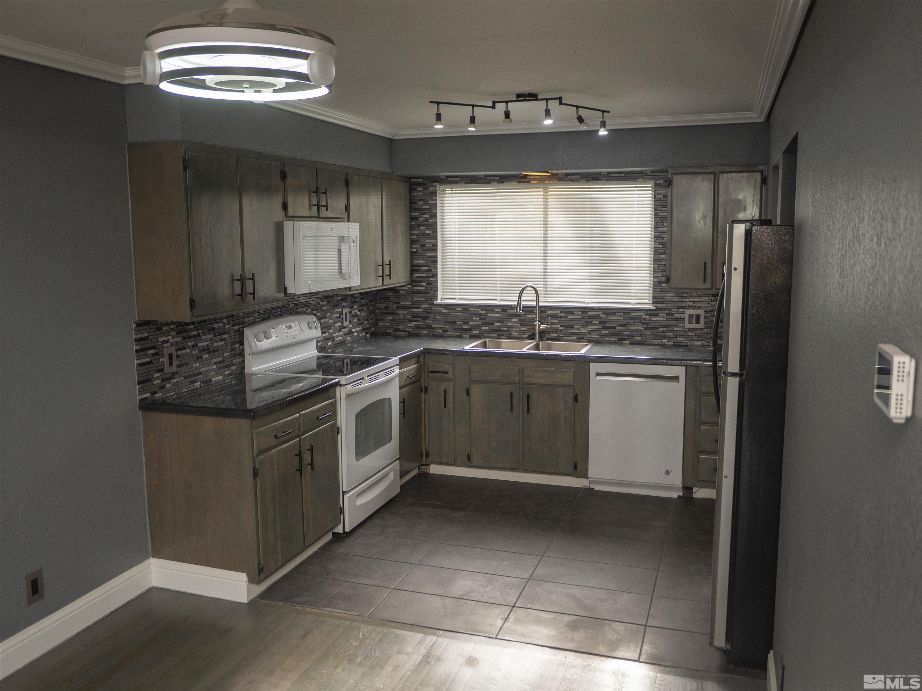 79 Smithridge Reno, NV 89502 - Photo 3 of 23 Photo 3