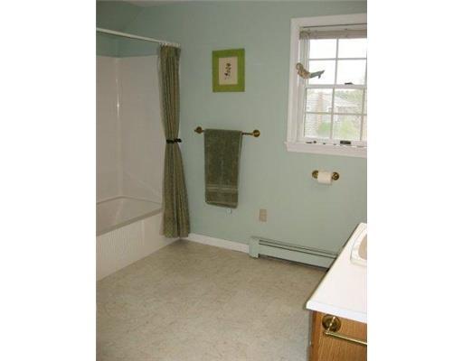 471 North Road Yarmouth, ME 04096 - Photo 14 of 16 Bathroom.