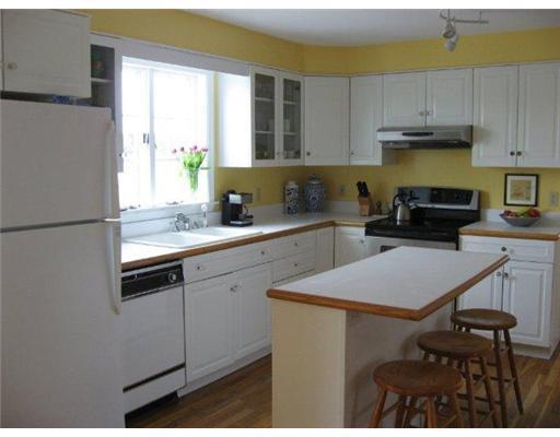 471 North Road Yarmouth, ME 04096 - Photo 2 of 16 Kitchen.