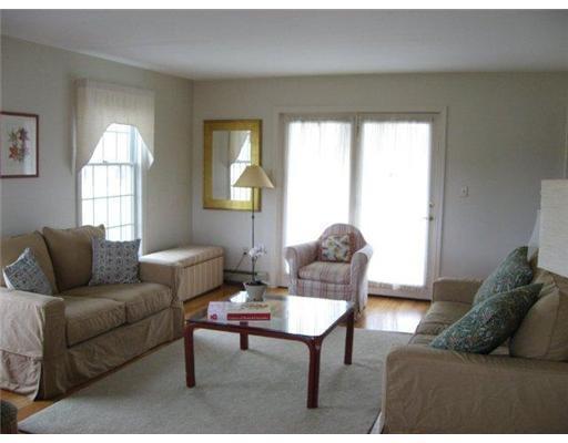 471 North Road Yarmouth, ME 04096 - Photo 8 of 16 Living Room.