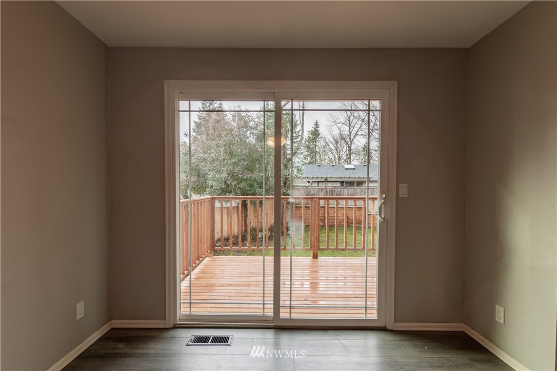 15647 129th Place Southeast Renton, WA 98058 - Photo 8 of 22 Gallery Image 8
