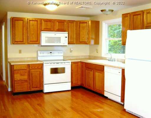 781 Coal River Road St. Albans, WV 25177 - Photo 2 of 8 Kitchen.