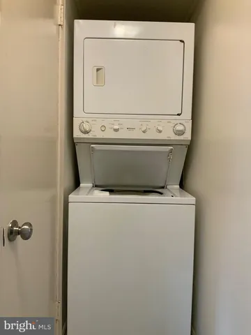 a close up view of washer and dryer