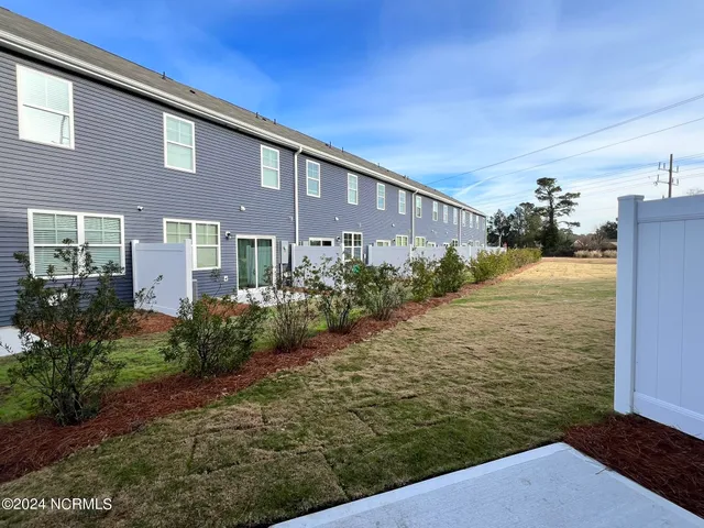 $1,910 | 6659 Lemon Lane, Wilmington, NC 28412