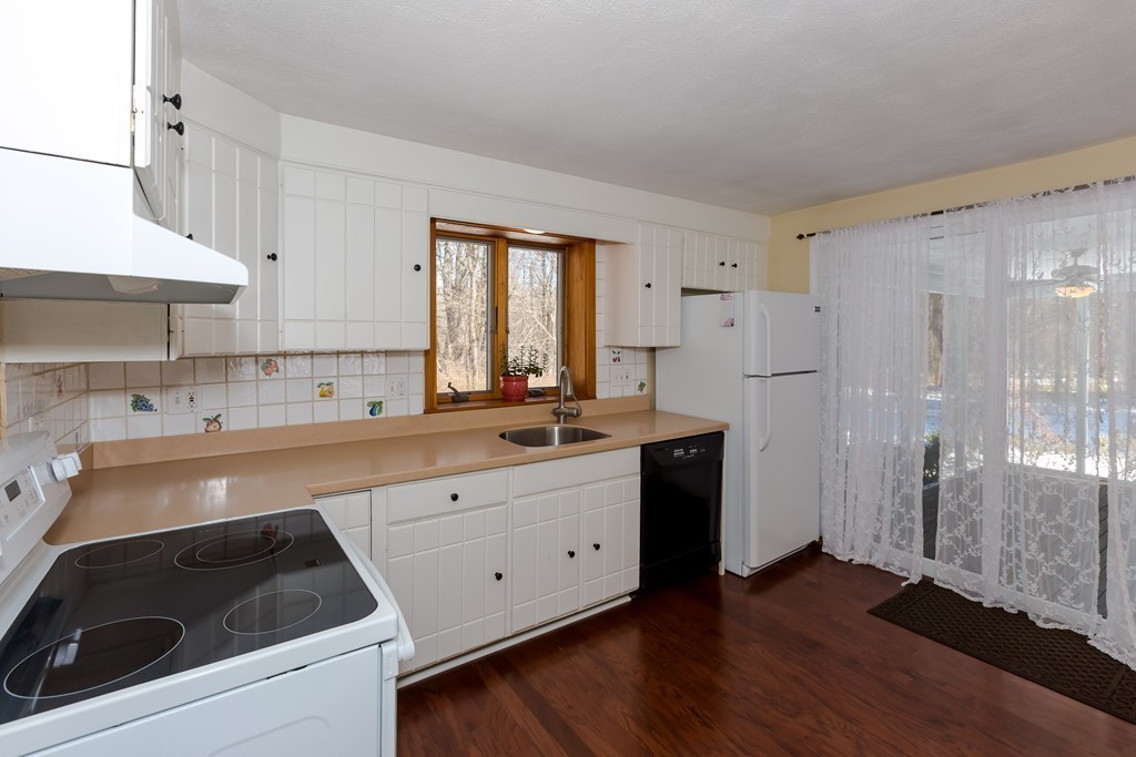 171 Taylor Road Stow, MA 01775 - Photo 4 of 18