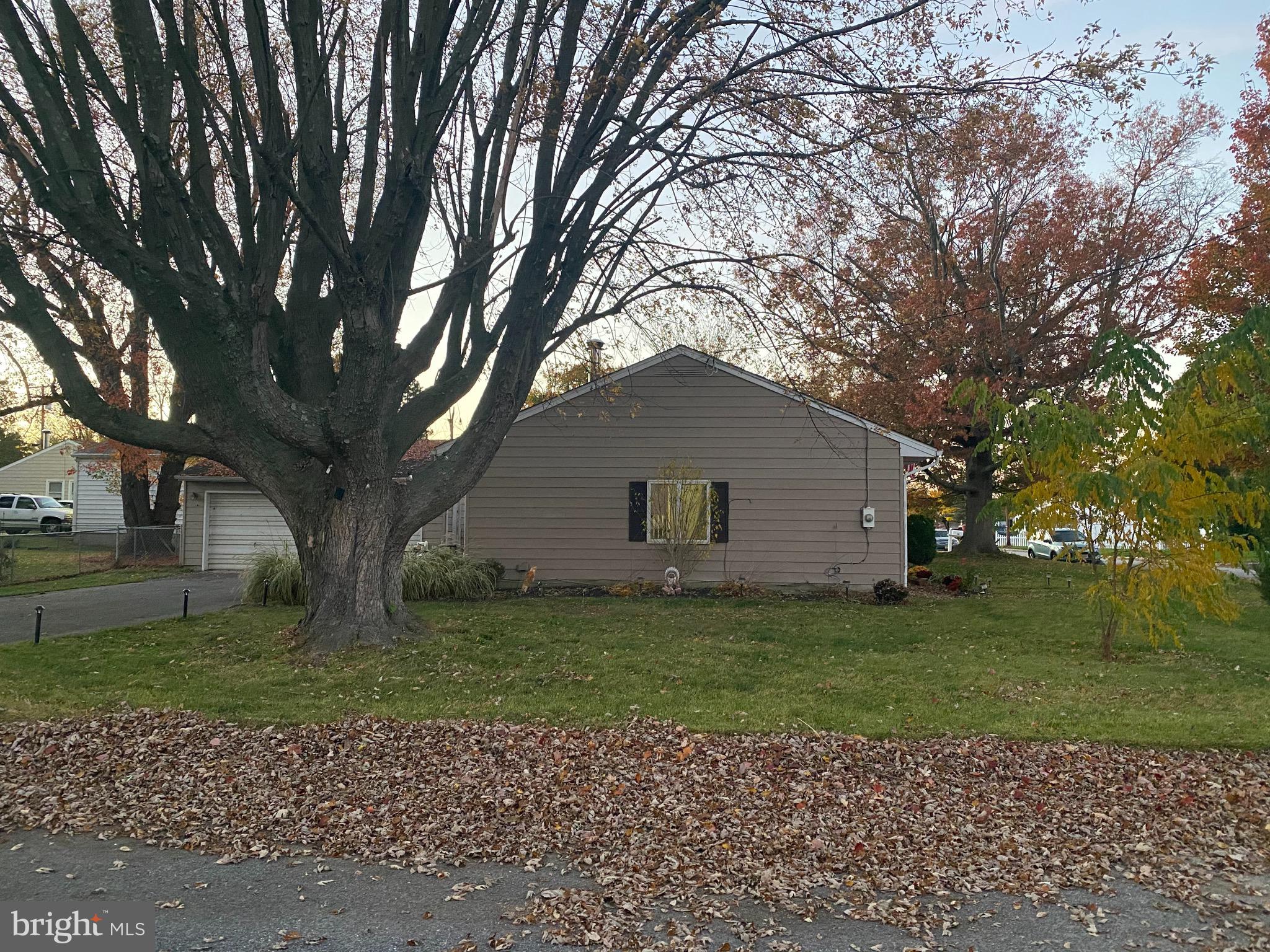 25 Georgia Road Pennsville, NJ 08070 - Photo 9 of 48