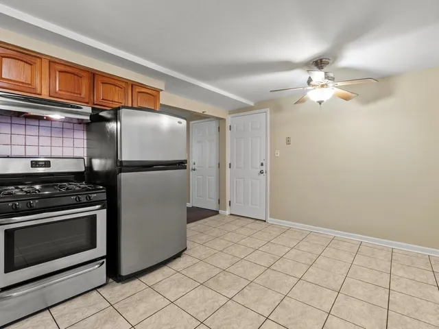 $159,900 | 2642 North Harlem Avenue, Unit GE, Elmwood Park, IL 60707
