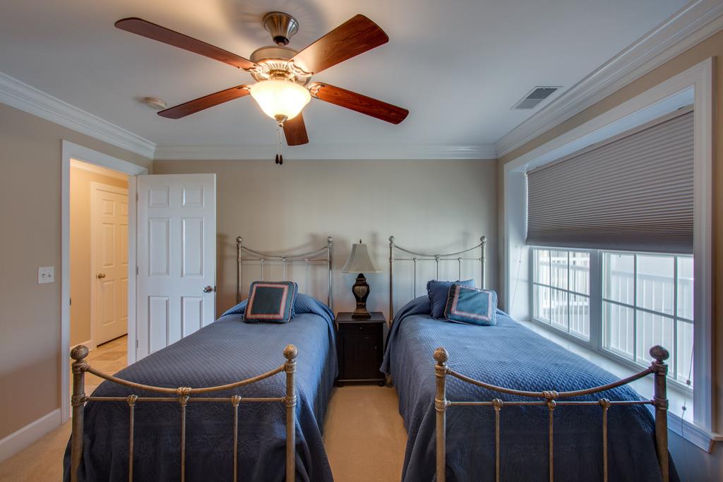 7100 Dale Ridge Road, Unit F5 Lancaster, TN 38569 - Photo 20 of 29 Crown molding, ceiling fan and large closet...