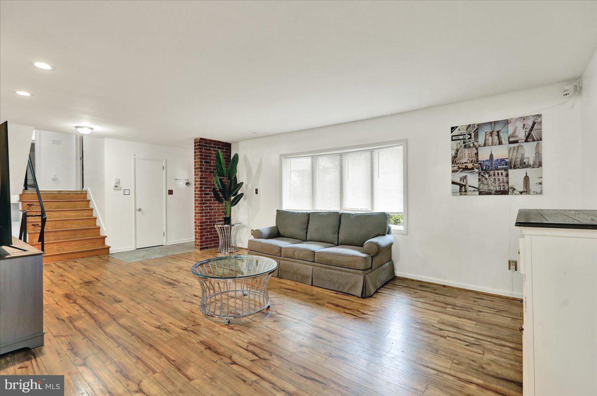 1945 Lorraine Road Reading, PA 19604 - Photo 11 of 34 Living Room