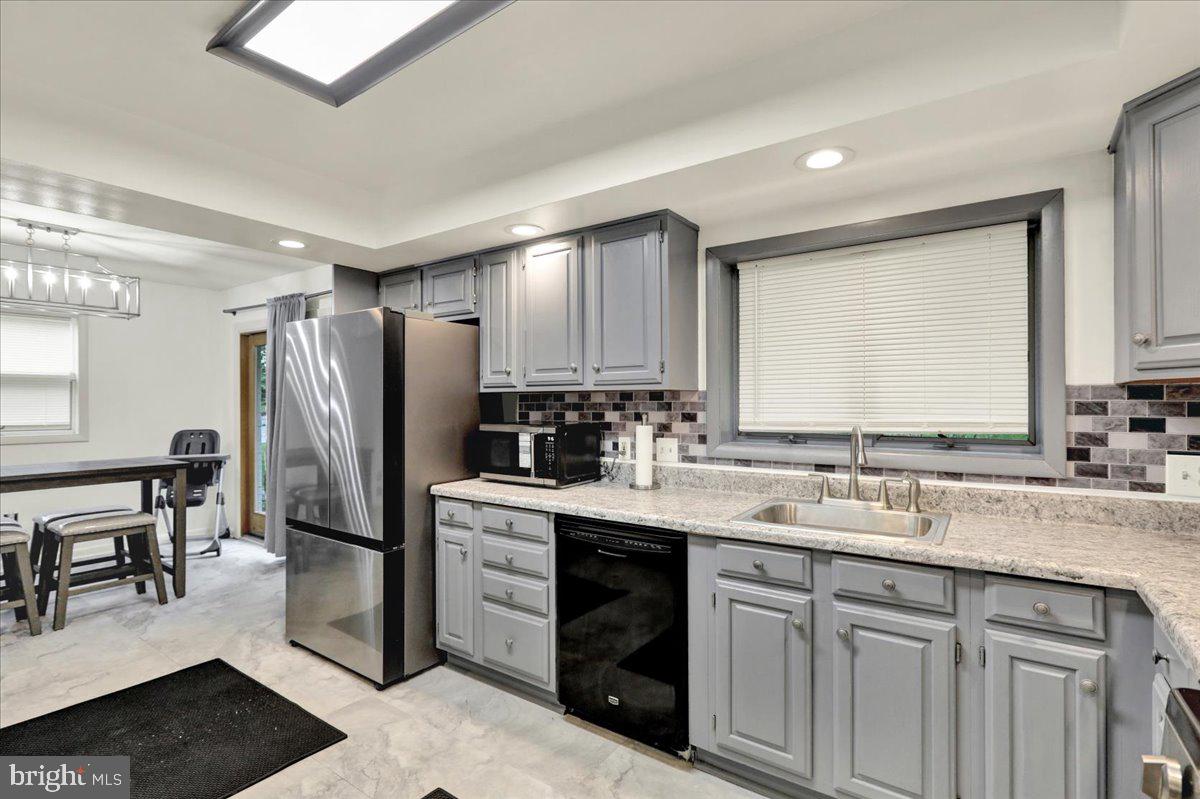 1945 Lorraine Road Reading, PA 19604 - Photo 13 of 34 Kitchen