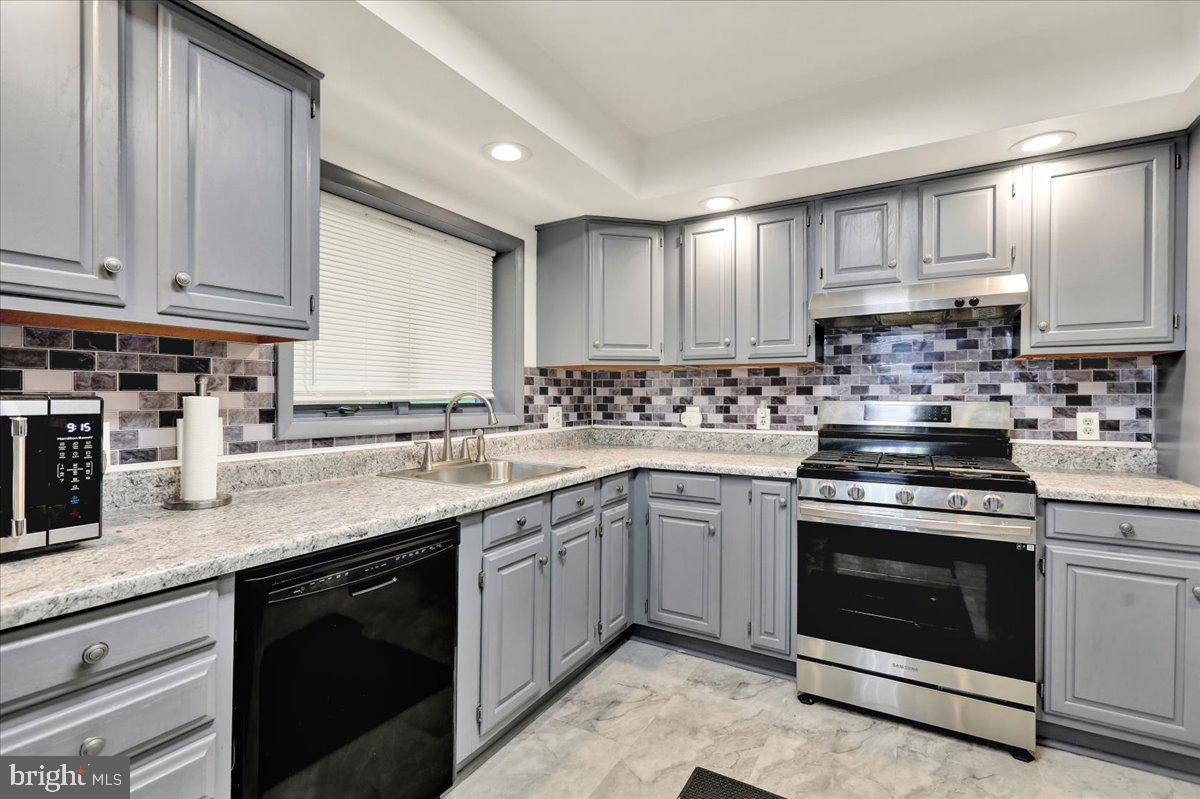 1945 Lorraine Road Reading, PA 19604 - Photo 14 of 34 Kitchen