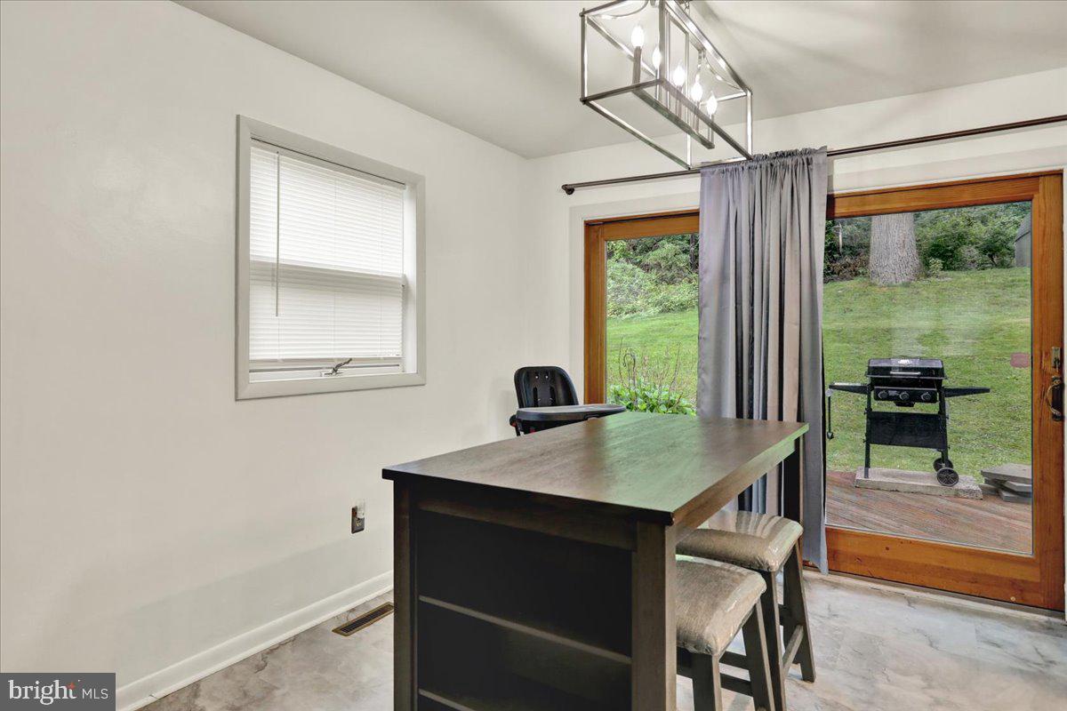 1945 Lorraine Road Reading, PA 19604 - Photo 16 of 34 Dinning Room