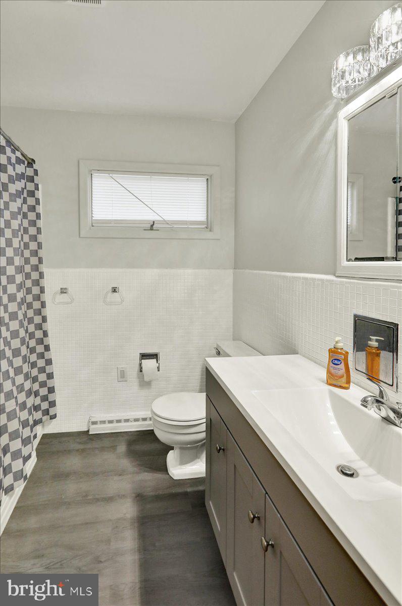 1945 Lorraine Road Reading, PA 19604 - Photo 18 of 34 Full Bathroom
