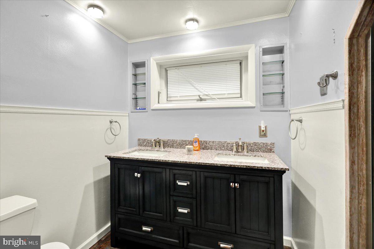 1945 Lorraine Road Reading, PA 19604 - Photo 26 of 34 Primary Bathroom
