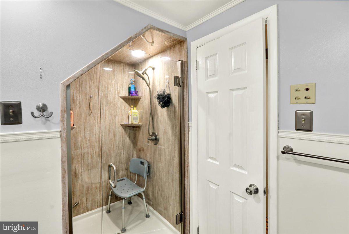 1945 Lorraine Road Reading, PA 19604 - Photo 27 of 34 Primary Bathroom