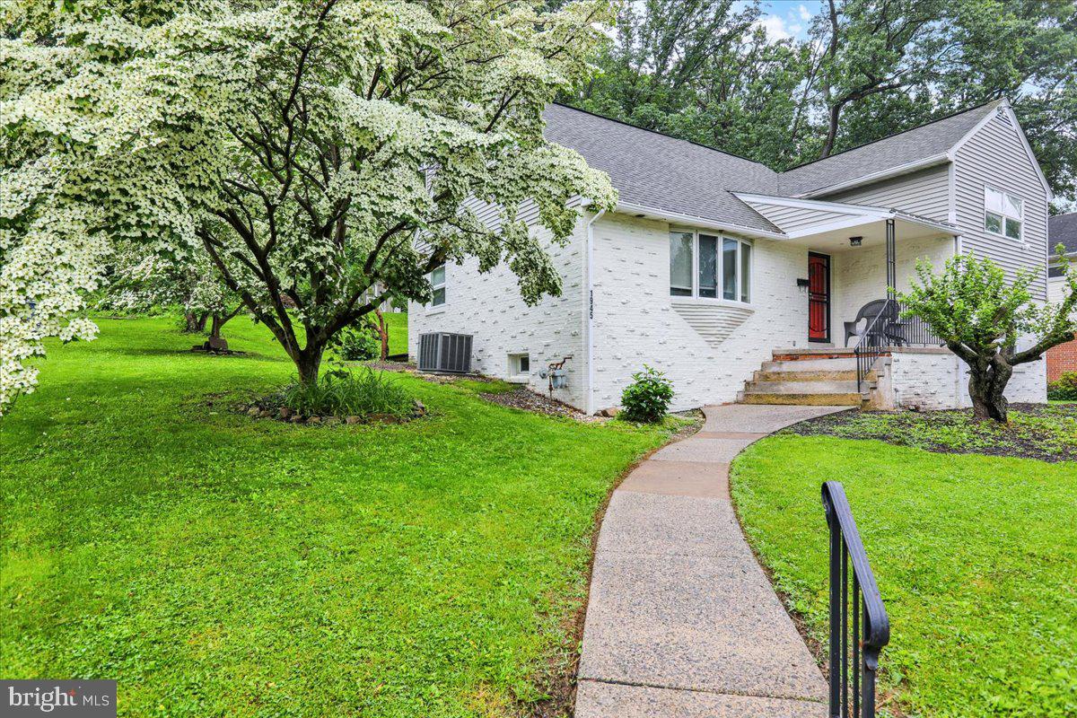 1945 Lorraine Road Reading, PA 19604 - Photo 3 of 34 Gallery Image 3
