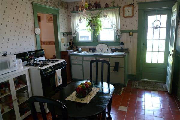 23 Warren Street West Springfield, MA 01089 - Photo 9 of 17 Gallery Image 9