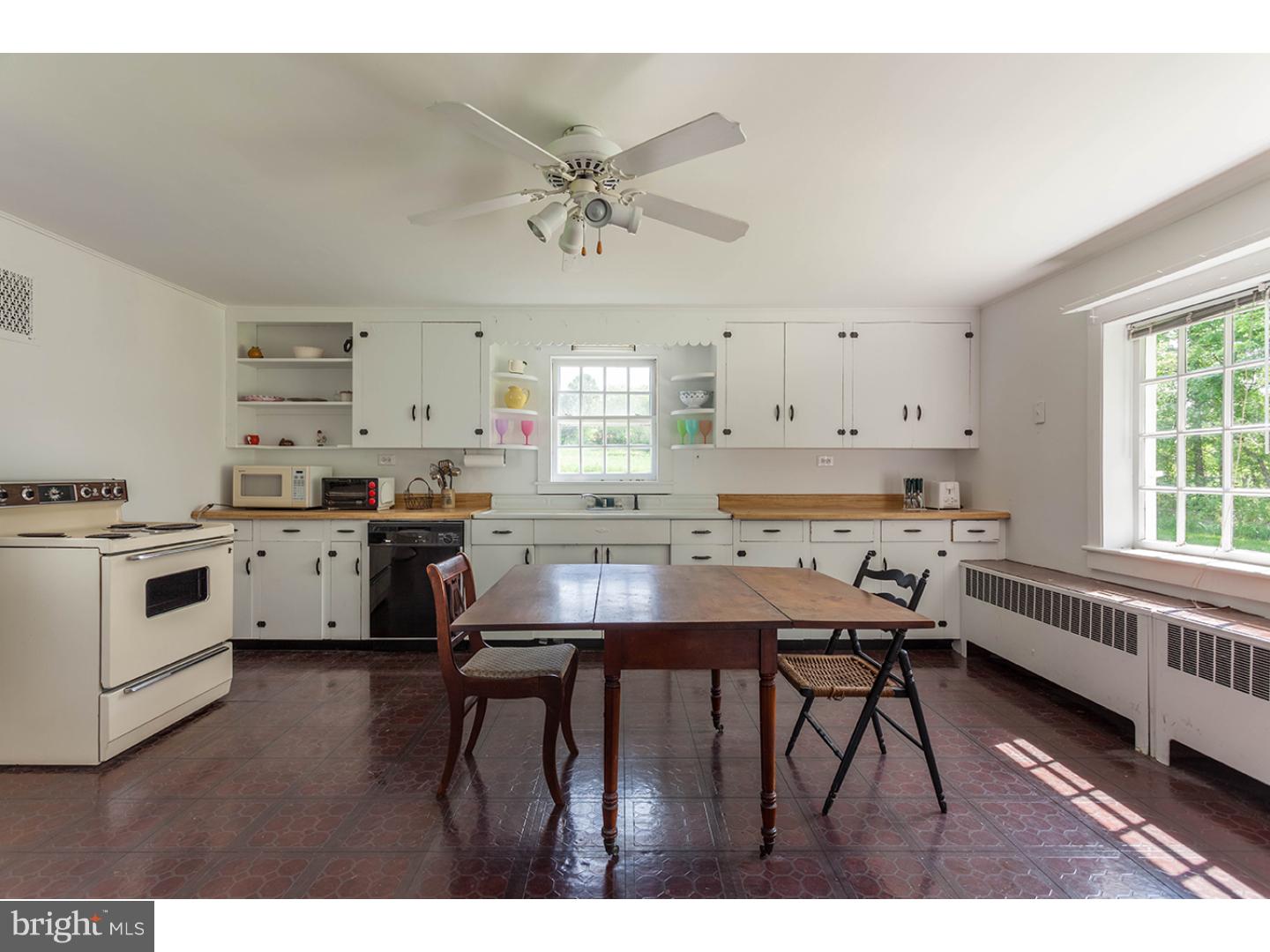 560 Geigel Hill Road Ottsville, PA 18942 - Photo 6 of 25 Gallery Image 6