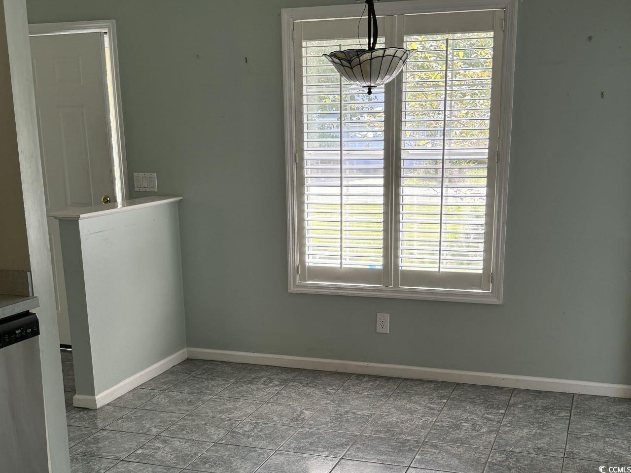 176 King George Lane Georgetown, SC 29440 - Photo 2 of 17 View of unfurnished dining area