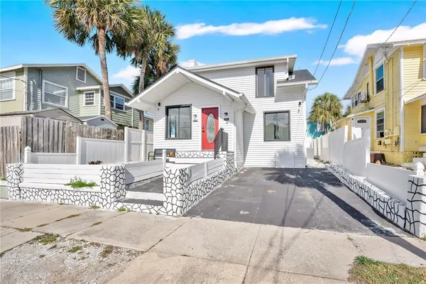 $377,000 | 207 South Oleander Avenue, Daytona Beach, FL 32118