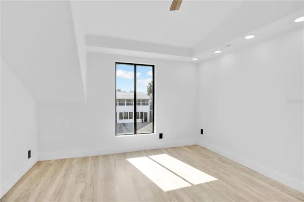 $377,000 | 207 South Oleander Avenue, Daytona Beach, FL 32118