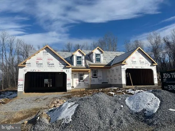 $442,900 | 13 Castle Drive, Robesonia, PA 19551