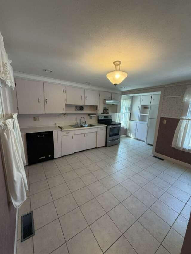 131 Beach Street Saco, ME 04072 - Photo 9 of 37 Cotsis.9