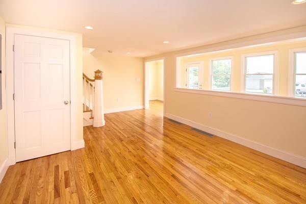 161 Glades Road Scituate, MA 02066 - Photo 4 of 22 Gallery Image 4