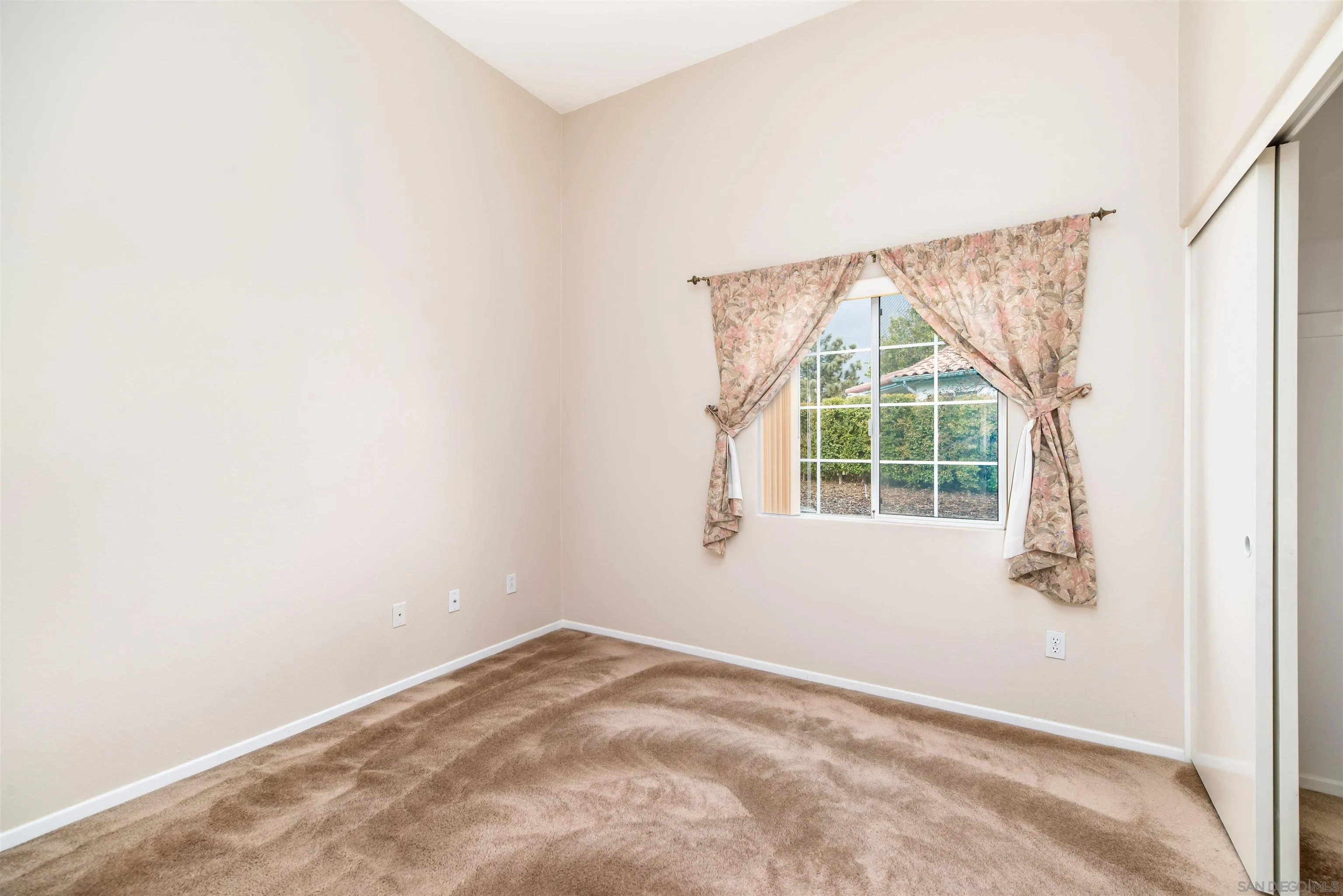 2002 Snapdragon Lane Alpine, CA 91901 - Photo 17 of 25 an empty room with a window