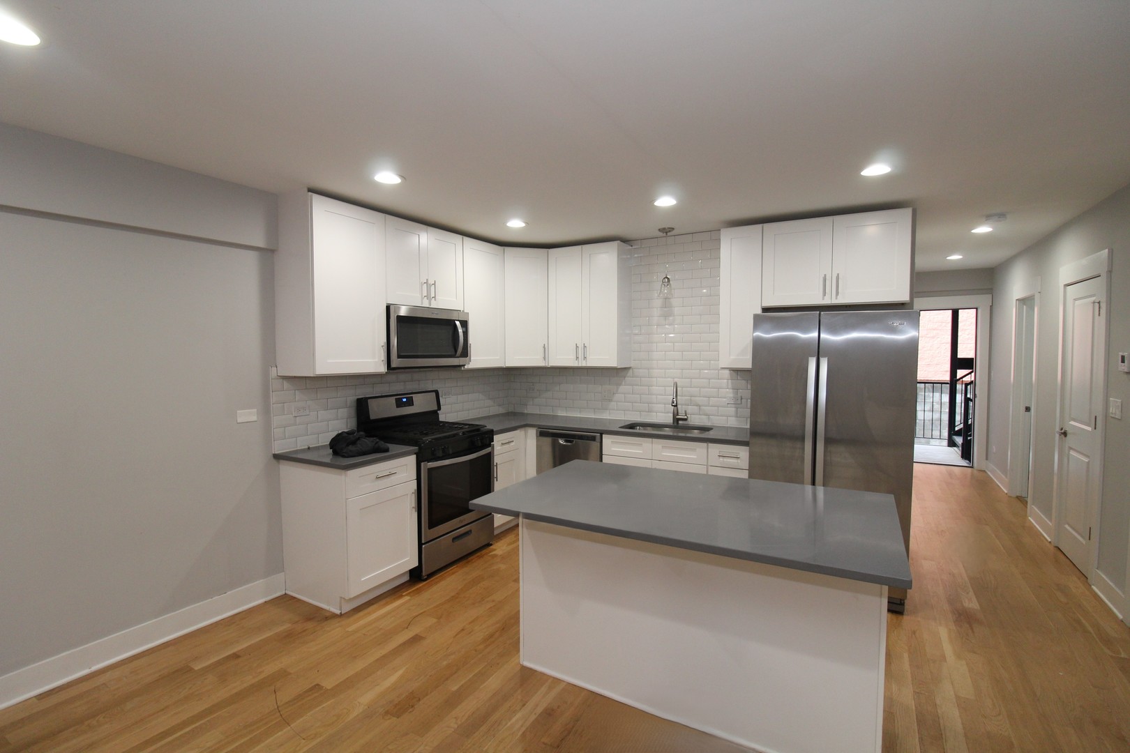 1411 West Taylor Street, Unit 1R Chicago, IL 60607 - Photo 2 of 17